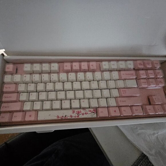 Varmilo VA87M Sakura TKL Gaming Mechanical Keyboard - Picture 5 of 6